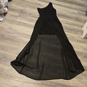 Stretta black one shoulder mini/maxi sz small